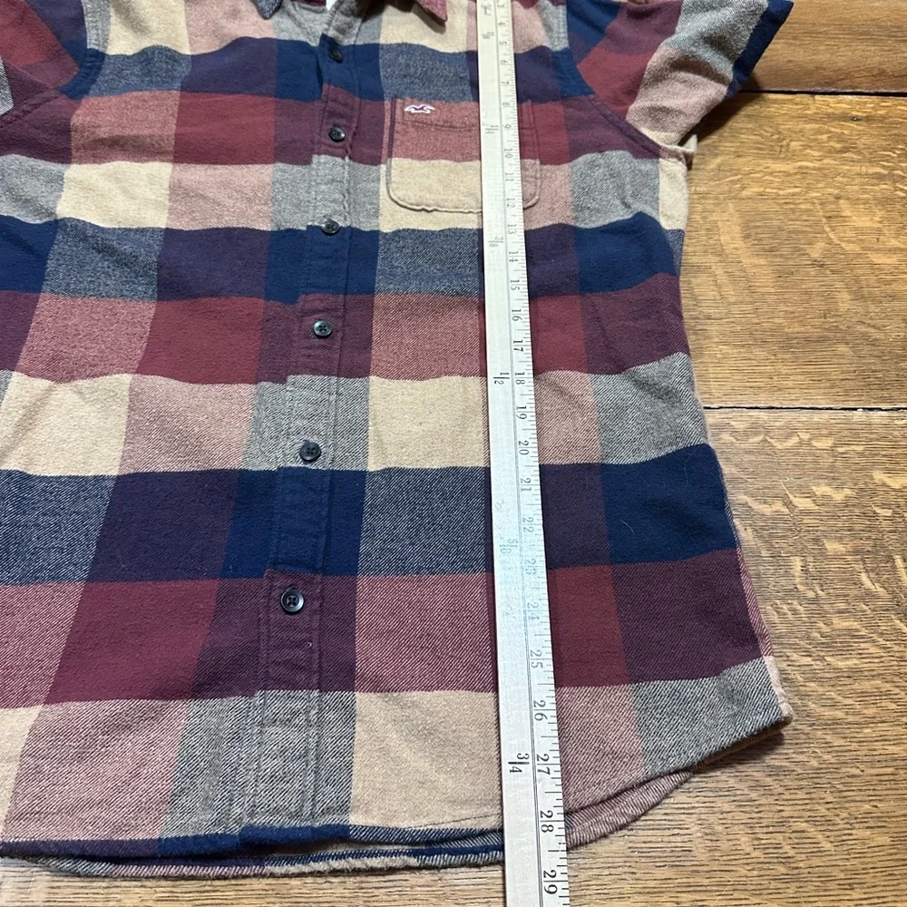 Hollister sz medium Men's Casual Plaid Shirt - Burgundy, Navy, and Tan (F) - Picture 6 of 7